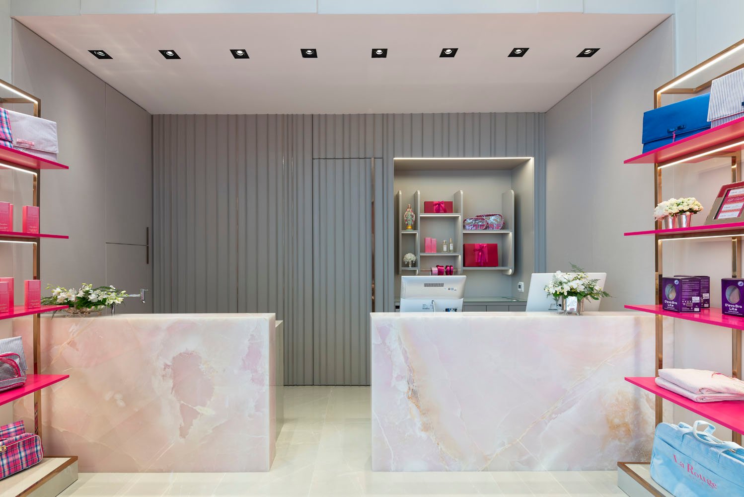 Projeto Luminotécnico La Rouge Belle