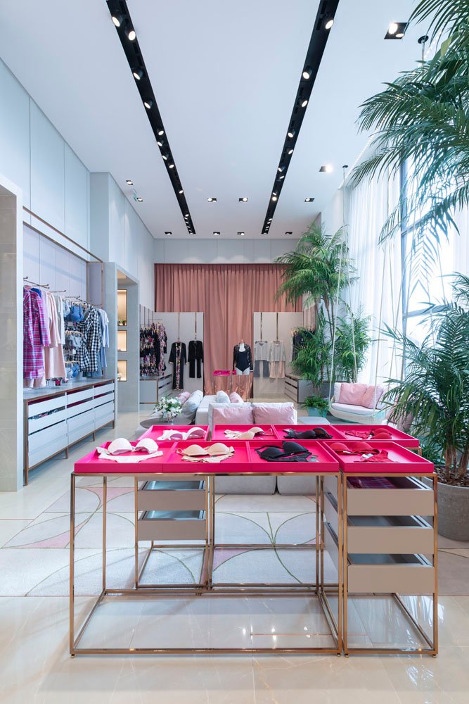 Projeto Luminotécnico La Rouge Belle