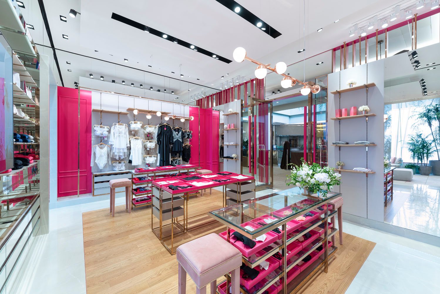 Projeto Luminotécnico La Rouge Belle